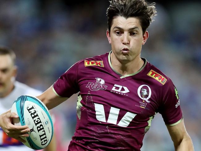 PERTH, AUSTRALIA - MARCH 04:  Jock Campbell of the Reds runs the ball during the round three Super Rugby Pacific match between the Western Force and the Queensland Reds at HBF Park on March 04, 2022 in Perth, Australia. (Photo by Will Russell/Getty Images)