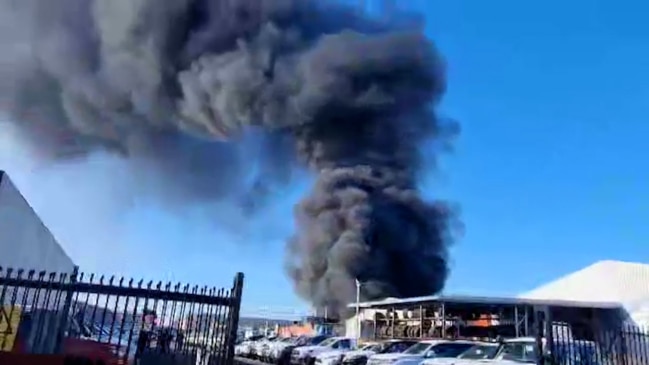 Melton auto wreckers goes up in flames