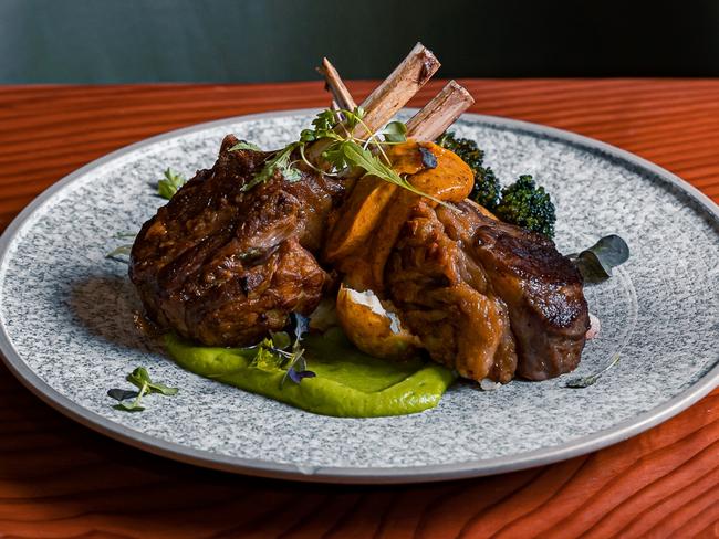 Lamb rack and pea puree at Marion Hotel