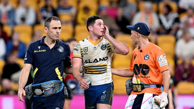 The sight no Eels fan wants to see. Photo by Bradley Kanaris/Getty Images