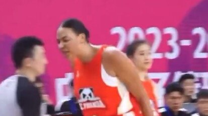 Liz Cambage gives a referee a piece of her mind after being ejected.