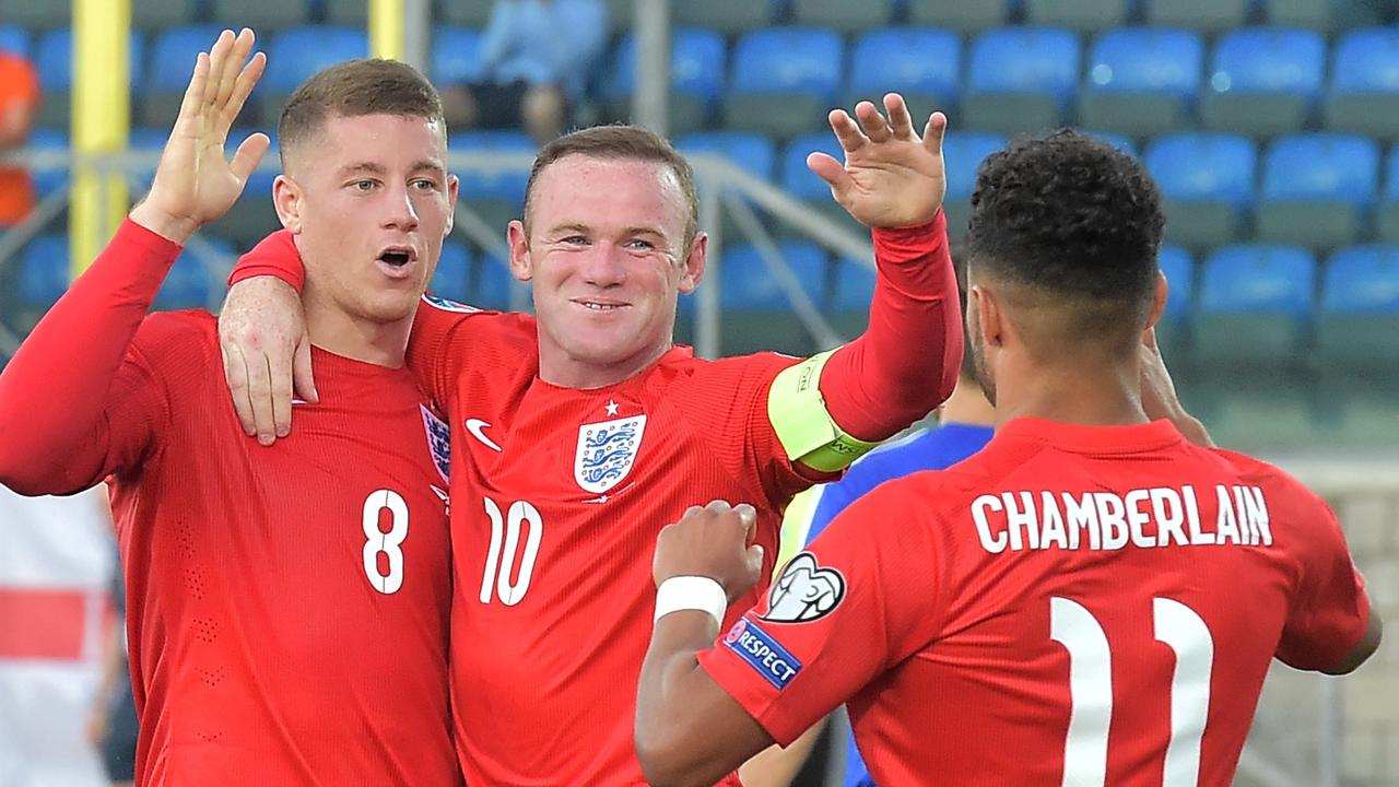 England v San Marino video: Wayne Rooney equals Bobby Charlton goal record