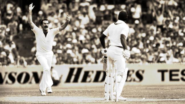 Dennis Lillee celebrates the wicket of Viv Richards in the 1981 Boxing Day Test.