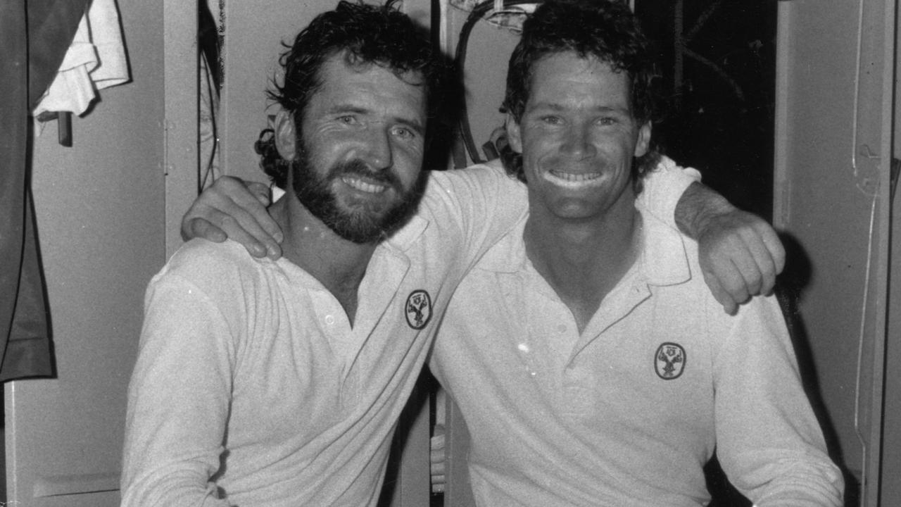 Dean Jones with then-captain Allan Border in 1989.