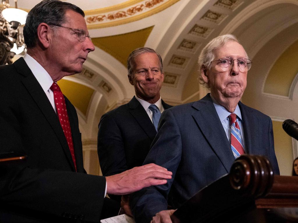 Mitch McConnell Freezes Mid-speech, Sparking Health Concerns | News.com ...