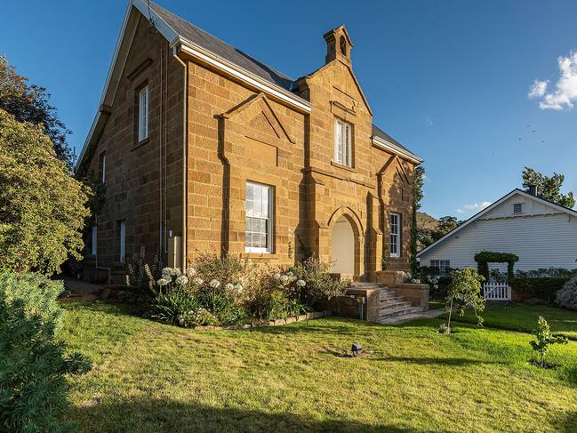 The Old Schoolhouse 39 Franklin Place Hamilton. Circa Heritage