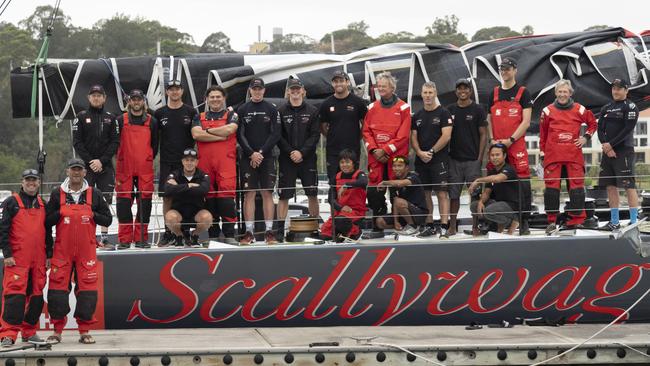 Skipper David Witt with Grant Wharington (L) and the Scallywag supermaxi crew.