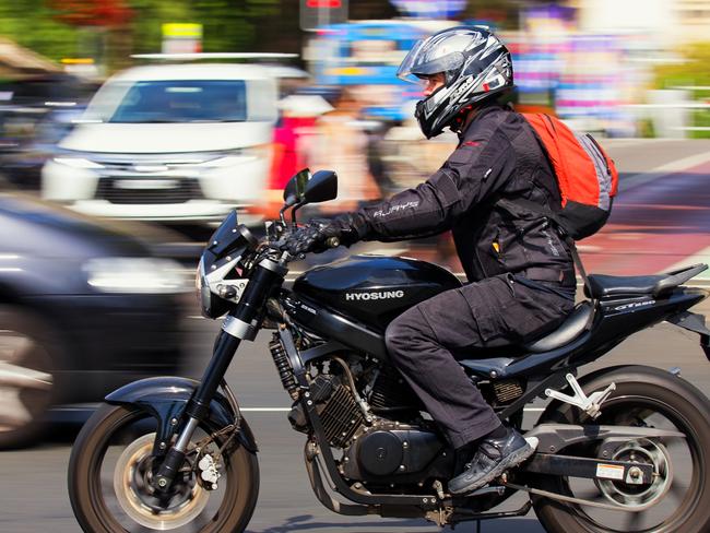 Motorcyclist killed in Pakenham crash