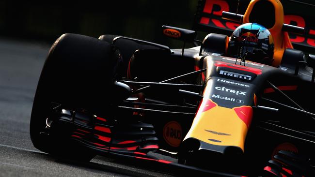 Daniel Ricciardo set the fastest time in Practice 1 at the Singapore Grand Prix.