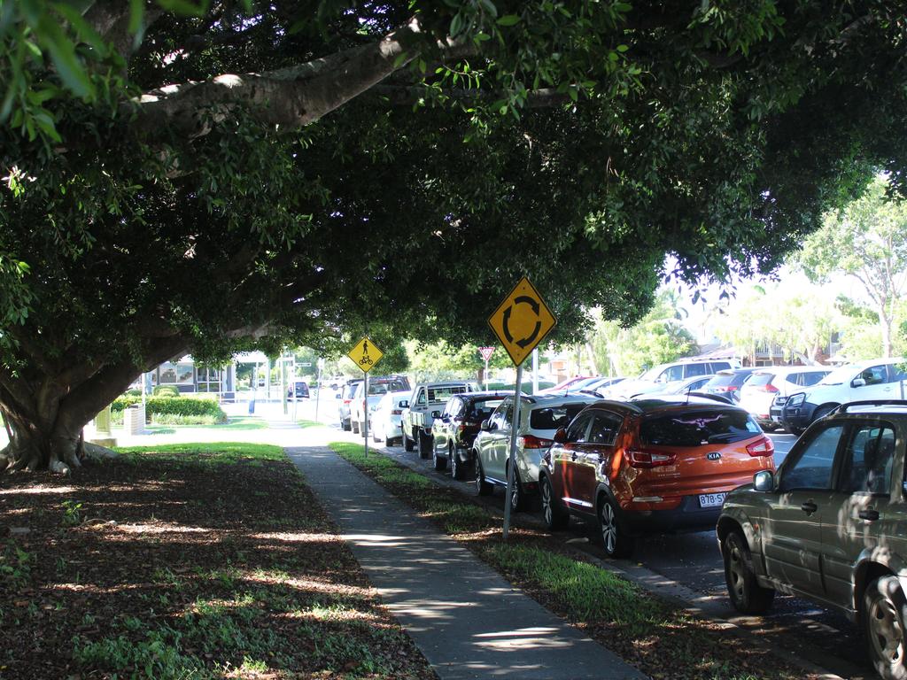 Parked cars without solar shields on Wellington St, Mackay. Picture: ANDREW KACIMAIWAI