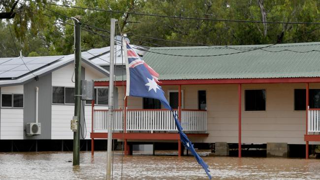 Heavy rain causes flooding near Home Hill