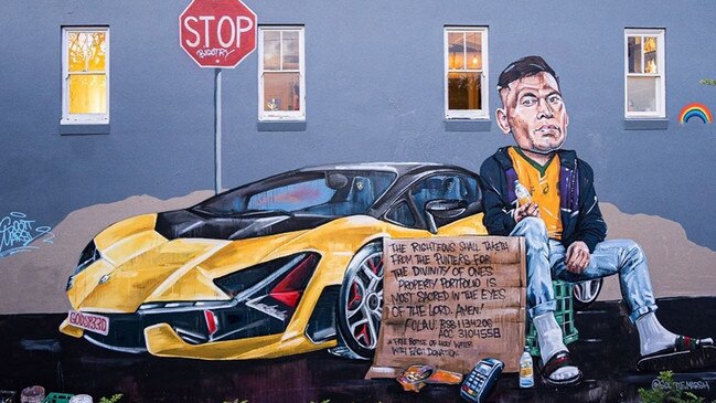 Artist Scott Marsh has painted a mural inspired by Israel Folau's GoFundMe collections.