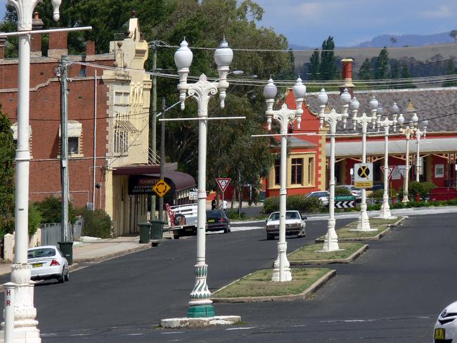 ESCAPE: BATHURST, NSW  ..  Paul Mitchell story  ..  Bathurst's Victorian street lamps. Picture: Supplied