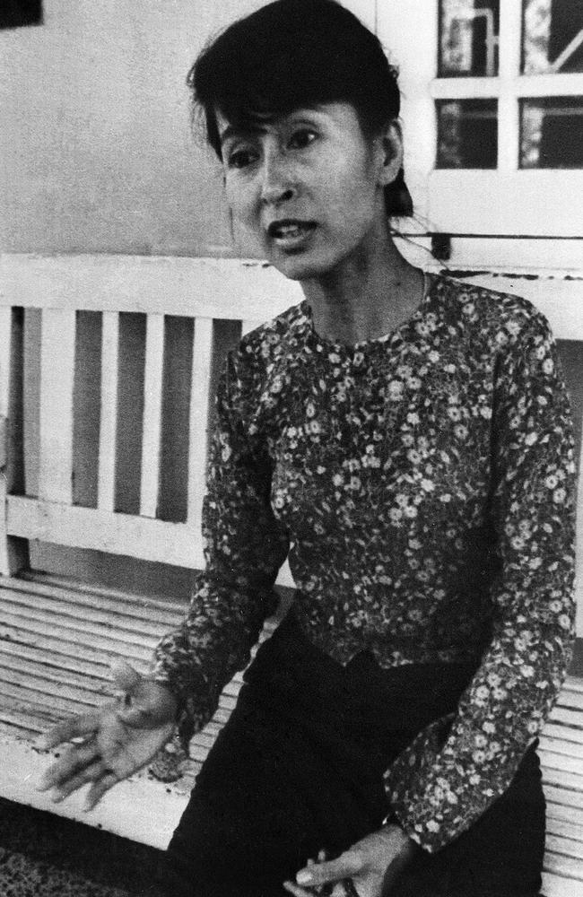 Nobel Peace Prize winner Aung San Suu Kyi speaks at her residence in Yangon in 1989. Picture: Yoshikazu Mikami