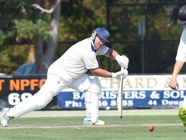 Veteran Paul Evans defends for Mt Waverley. 