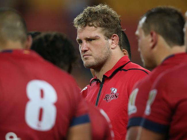 Reds captain James Slipper speaks to his team after the round 10 Super Rugby game between the Queensland Reds and the Chiefs at Suncorp Stadium in Brisbane, Saturday, April 21, 2018. (AAP Image/Jono Searle) NO ARCHIVING, EDITORIAL USE ONLY