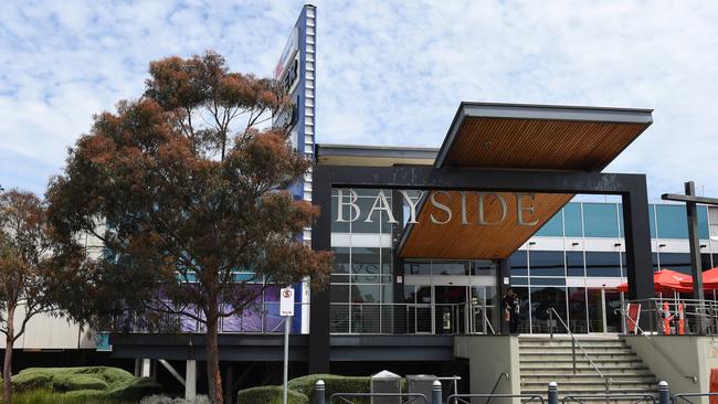 Bayside Shopping Centre carpark charges deter staff, commuters | Herald Sun