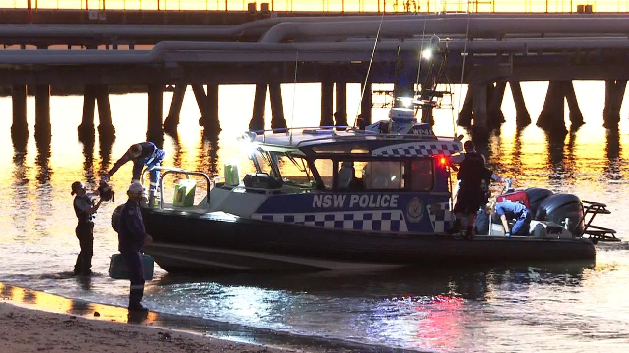 Freak wave sucked Kurnell picknickers to their deaths | The Courier Mail