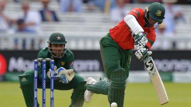 Shakib Al Hasan fought a lone hand for Bangladesh.