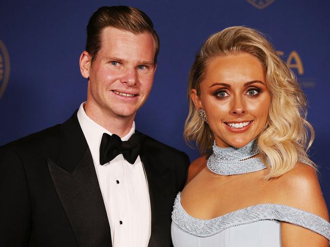 MELBOURNE, AUSTRALIA - FEBRUARY 12:  Steve Smith and Danielle Willis pose at the 2018 Allan Border Medal at Crown Palladium on February 12, 2018 in Melbourne, Australia.  (Photo by Michael Dodge/Getty Images)