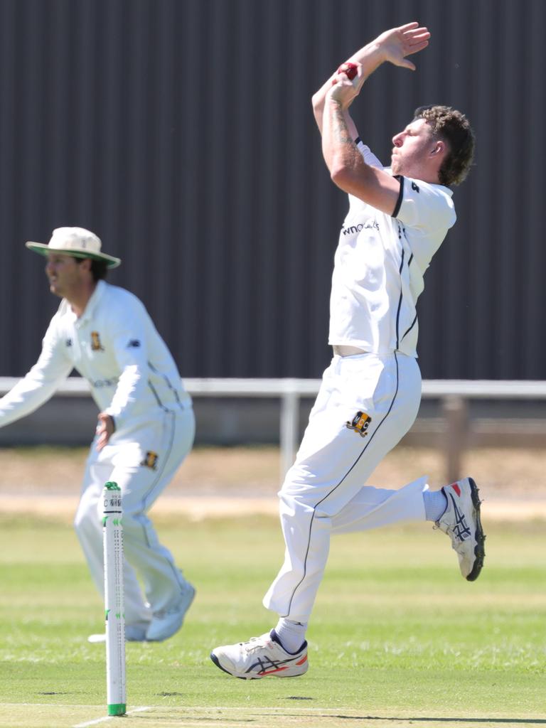 Marshall’s Blayke Sadler takes 5-10 in GCA3 win over Waurn Ponds Deakin ...