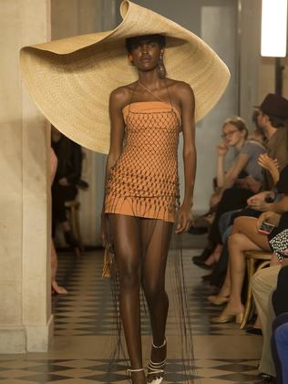 Big hats to dominate spring fashion | Herald Sun