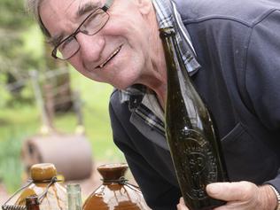 Collectors big for rare beer bottles | Weekly Times
