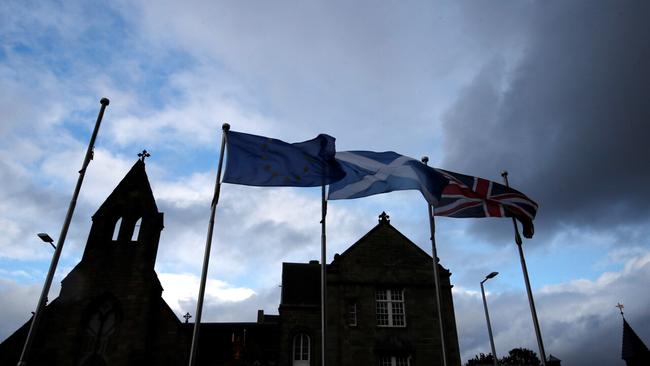 scotland-s-officers-policing-in-an-uneven-manner-at-let-women-speak