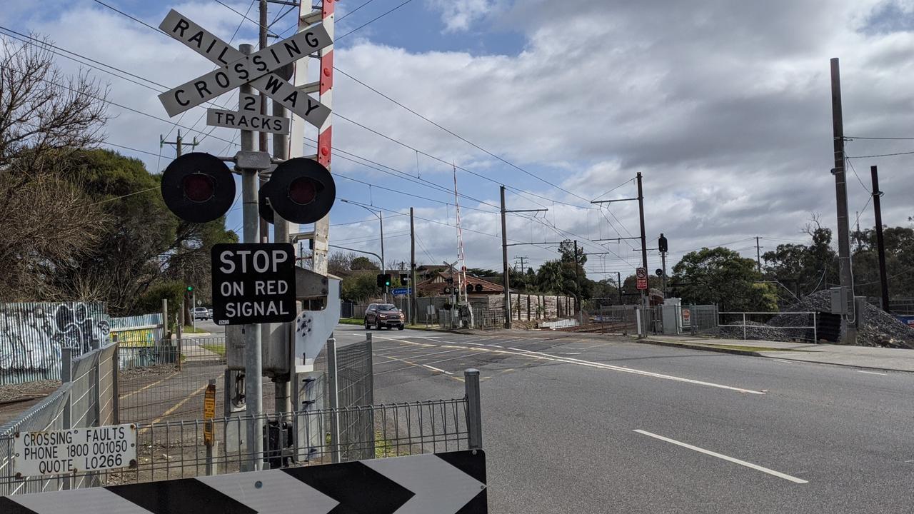 Maroondah: Croydon, Ringwood, Ringwood East level crossings to go, new