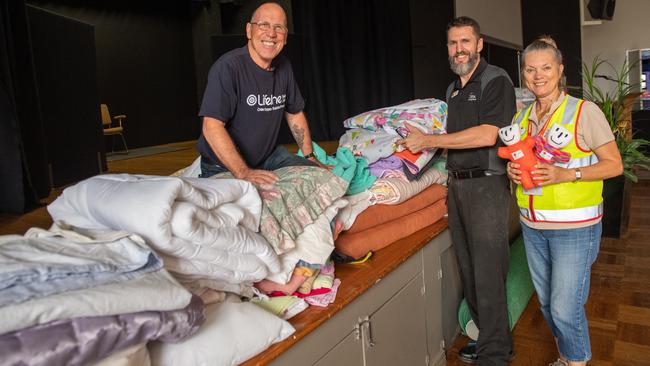 Donations at C.ex Woolgoolga Bowling Club .Dave Ellis Lifeline, Greg Engel C.ex, Judy Jackson Woolgoolga Red Cross . 13 NOV 2019