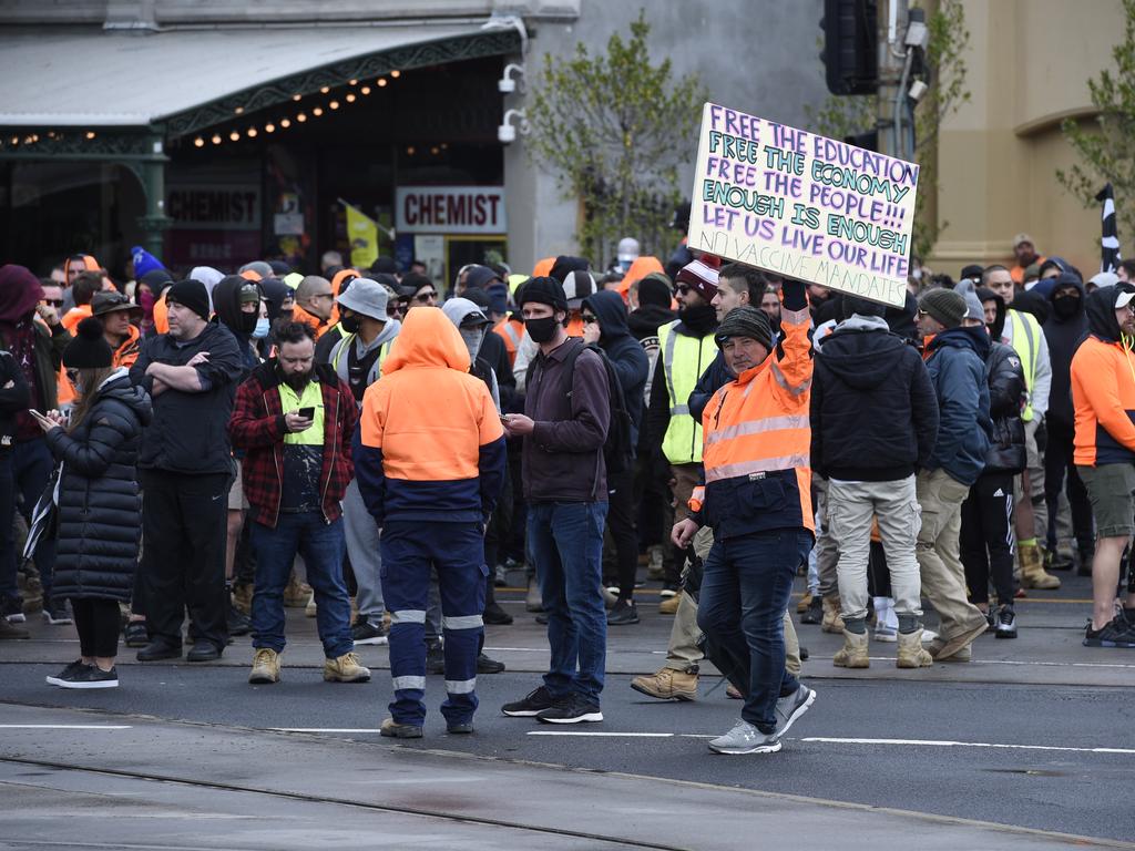 Tradie protesters are vowing to again take over the streets of Melbourne in protest of the mandatory Covid-19 vaccine for construction workers. Picture: NCA NewsWire / Andrew Henshaw