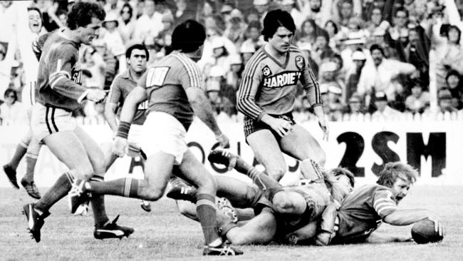 Tom Raudonikis dives over for a try for Parramatta in 1981.