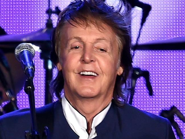 INDIO, CA - OCTOBER 15:  Musician Paul McCartney performs during Desert Trip at the Empire Polo Field on October 15, 2016 in Indio, California.  (Photo by Kevin Winter/Getty Images)