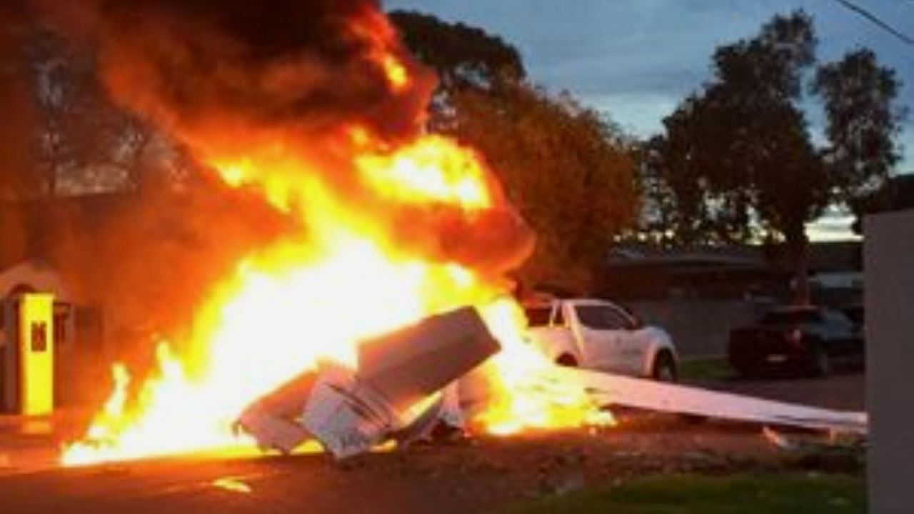 Investigation launched into cause of fatal Melbourne plane crash