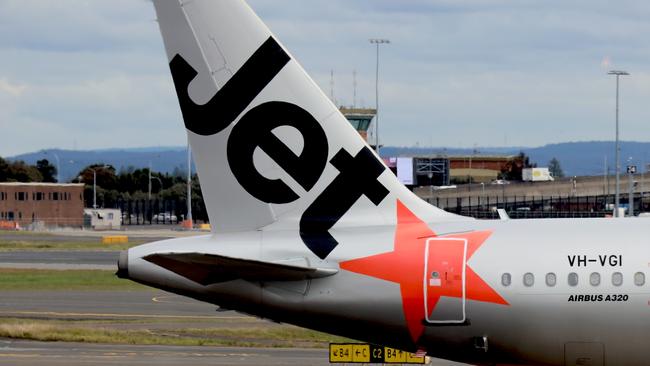 Jetstar’s threshold for a “significant” change is three hours. Picture: NCA NewsWire / Nicholas Eagar