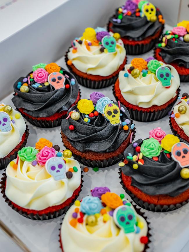 Halloween cupcakes.