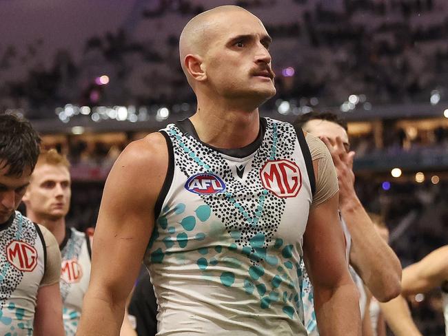 PERTH, AUSTRALIA - MAY 24: Sam Powell-Pepper of the Power leaves the field during the 2025 AFL Round 11 match between Walyalup (Fremantle Dockers) and Yartapuulti (Port Adelaide Power) at Optus Stadium on May 24, 2025 in Perth, Australia. (Photo by Janelle St Pierre/AFL Photos via Getty Images)