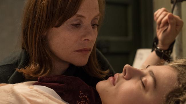 Isabelle Huppert as Greta and Chloë Grace Moretz as Frances. Picture: Jonathan Hession/Focus Features