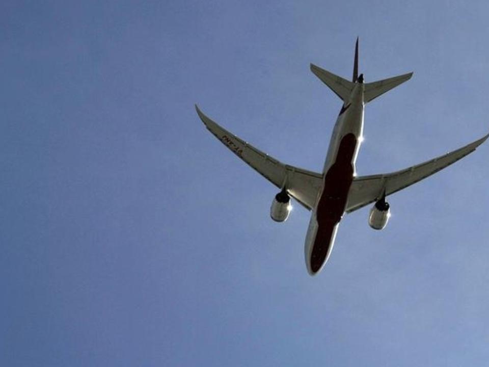 Australians return home after turbulent Singapore Airlines flight 