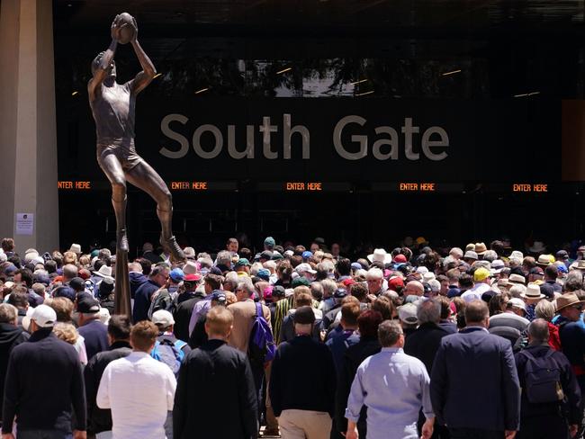 The crowd of spectators queue to enter the ground during day two of the second Test Match between Australia and Pakistan at Adelaide Oval in Adelaide, Saturday, November 30, 2019. (AAP Image/Scott Barbour) NO ARCHIVING, EDITORIAL USE ONLY, IMAGES TO BE USED FOR NEWS REPORTING PURPOSES ONLY, NO COMMERCIAL USE WHATSOEVER, NO USE IN BOOKS WITHOUT PRIOR WRITTEN CONSENT FROM AAP