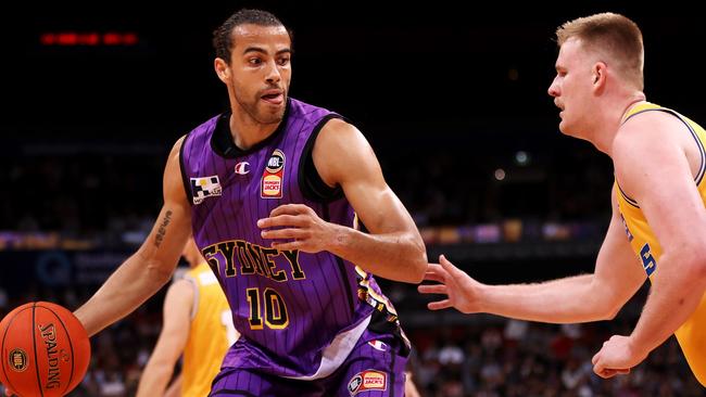 Xavier Cooks of the Kings drives the ball to the basket. Photo: Mark Kolbe/Getty Images.