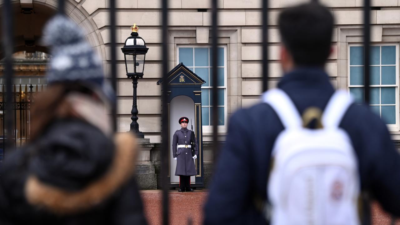 A Scottish Guard outside of Buckingham Palace. Picture: Stuart C. Wilson/Getty Images)