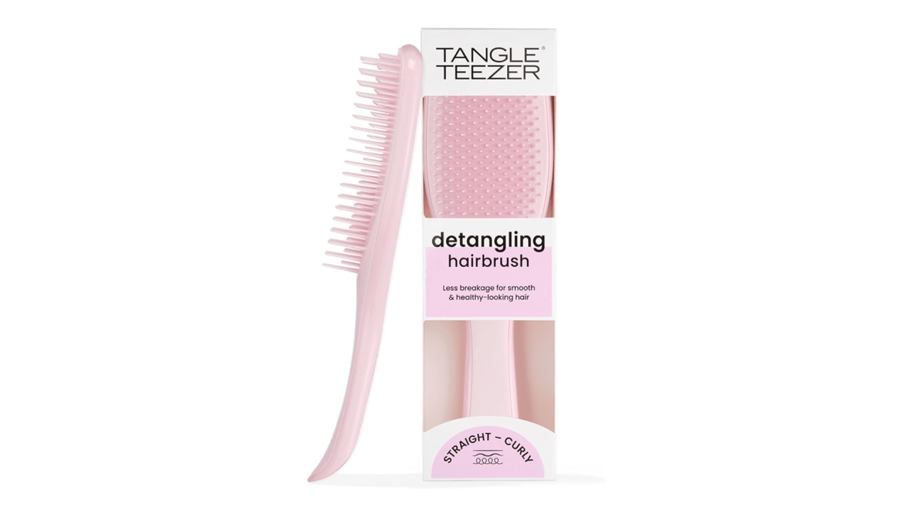 <h3><a href="https://www.amazon.com.au/Tangle-Teezer-Wet-Detangler-Hairbrush/dp/B07D395945/ref=asc_df_B07D395945/?th=1" target="_blank" rel="noopener"><span>Tangle Teezer Hair Brush, $28 from amazon.com.au</span></a></h3><p class="button-common"><a title="Tangle Teezer Hair Brush" href="https://www.amazon.com.au/Tangle-Teezer-Wet-Detangler-Hairbrush/dp/B07D395945/ref=asc_df_B07D395945/?th=1" target="_blank" data-cta="Tangle Teezer Hair Brush" data-editable="true">Shop here</a></p>