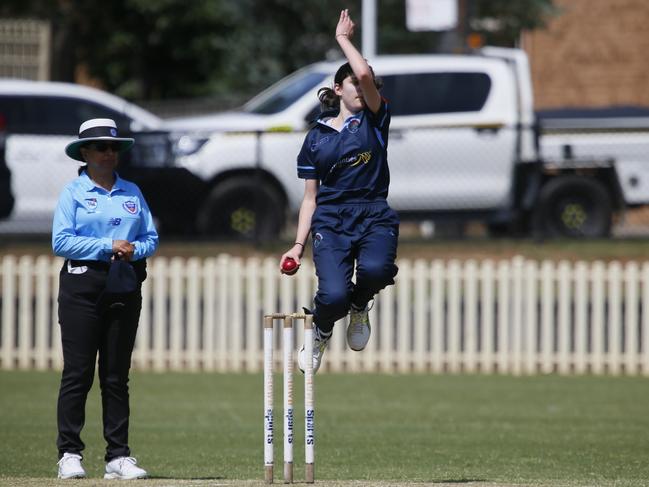 Abigail Bland takes flight for Manly. Picture Warren Gannon Photography