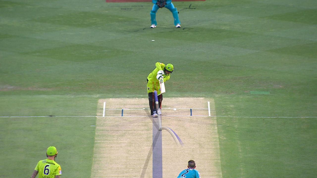 Khawaja survived this shout. Picture: Fox Sport