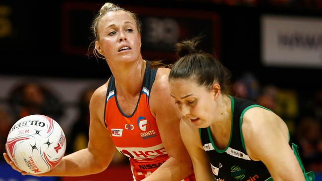 Giants captain Kim Green looks to pass against the Fever on Saturday night. Picture: AAP