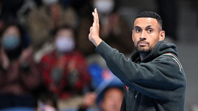 Nick Kyrgios of Australia announces his withdrawal due to an injury before the men's singles quarter final match with Taylor Fritz of the US at the Japan Open tennis tournament in Tokyo on October 7, 2022. (Photo by Kazuhiro NOGI / AFP)