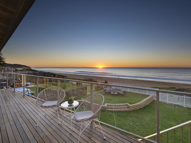 121 Ocean St, Narrabeen. NSW real estate