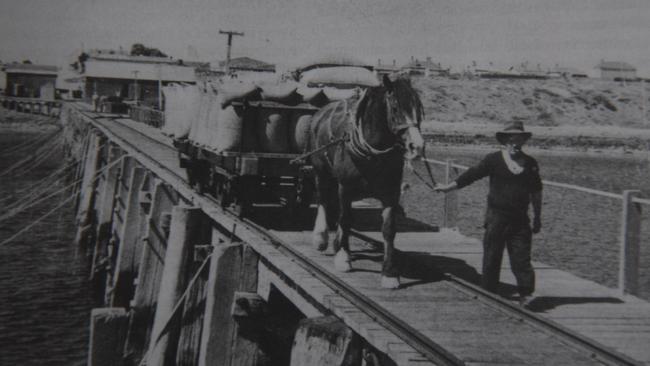 A historic photo of the Port Victoria Jetty, from the book “The Jetties of South Australia” by Neville Collins.