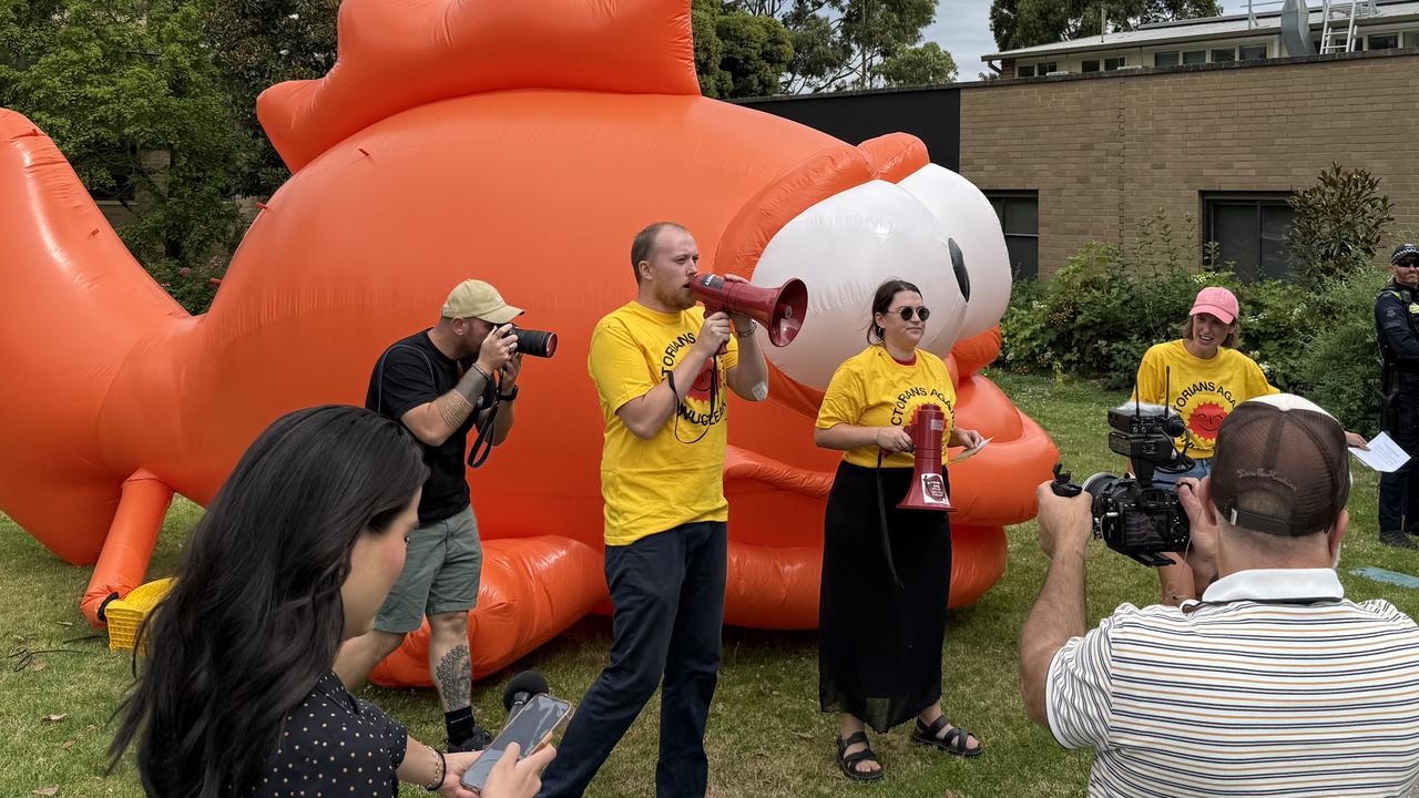 Anti-nuclear activists crash key Dutton rally